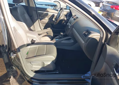 2008 Volkswagen Jetta Wolfsburg Edition из США, поврежденный, VIN 3VWRJ71K68M187635